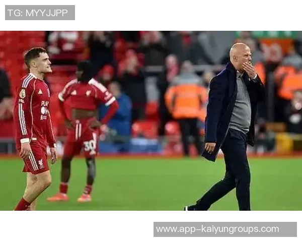 备战欧冠之路拜仁全队合练格纳布里基米希状态回暖