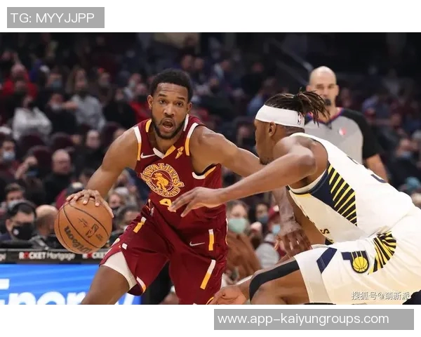 小莫布里复出状态渐入佳境替补出战25分钟贡献14分9板3助